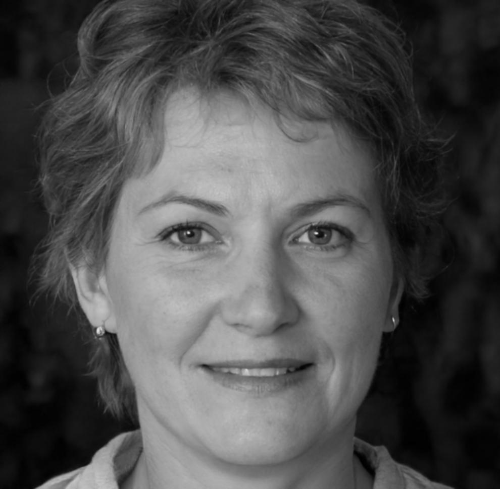 Sienna Kauffman portrait